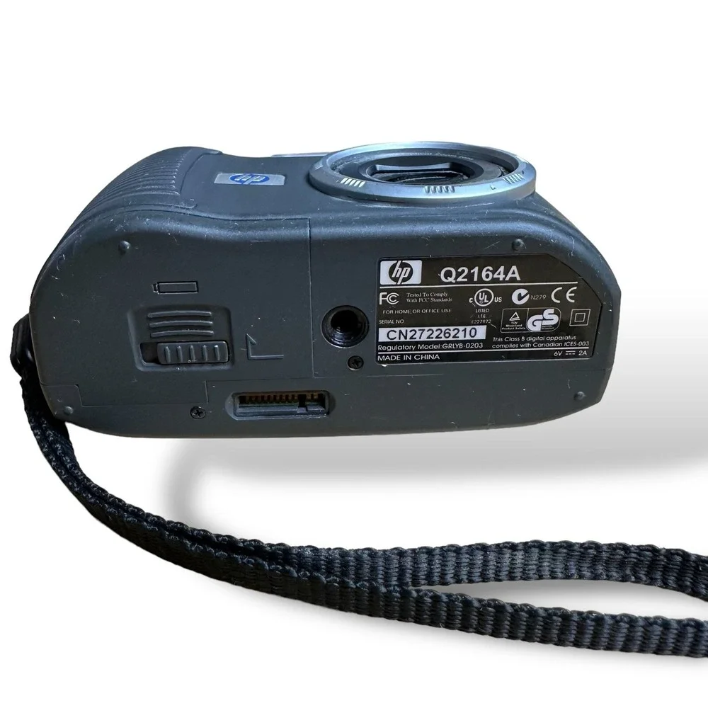 HP‎ Photosmart 720 Q2164A Point & Shoot Digital Camera Untested / Parts ONLY